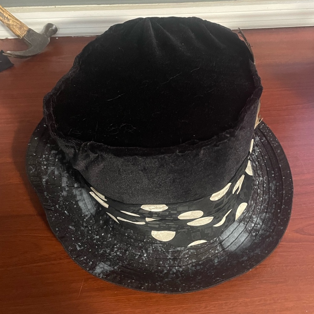 Top hat - Picture 10 of 11